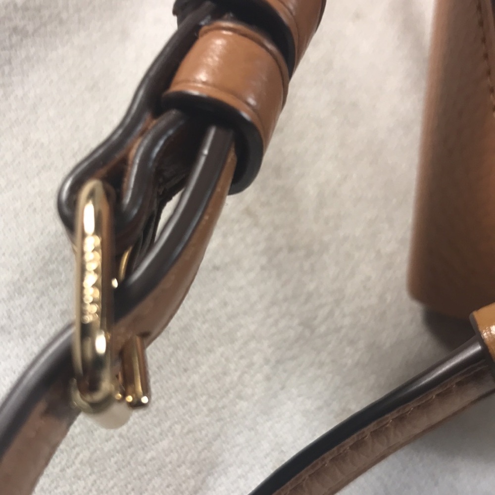 Coach Dome Women’s Brown Pebble Leather Adjustable Strap Gold Logo Crossbody Bag - Picture 8 of 9